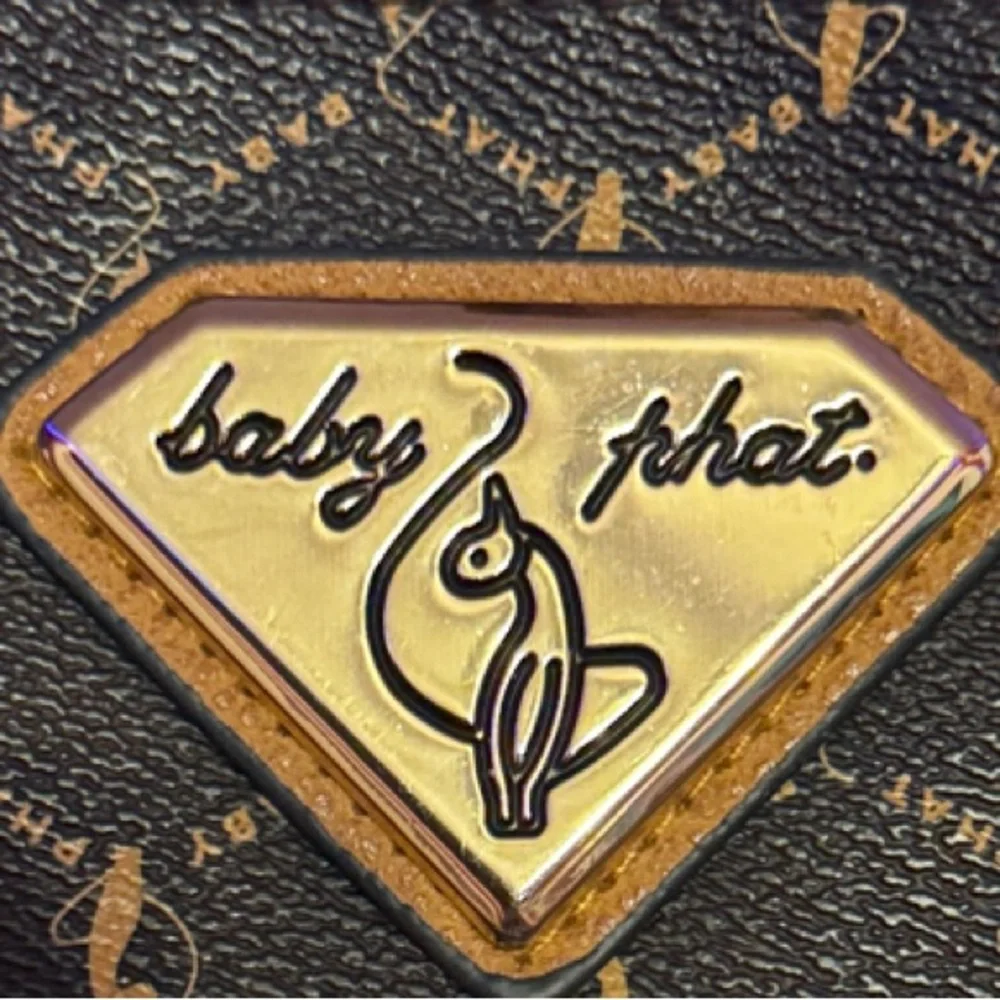 Hey friends, I've gone down to $5. I need te room for my spring/ summer inventor - Picture 2 of 7